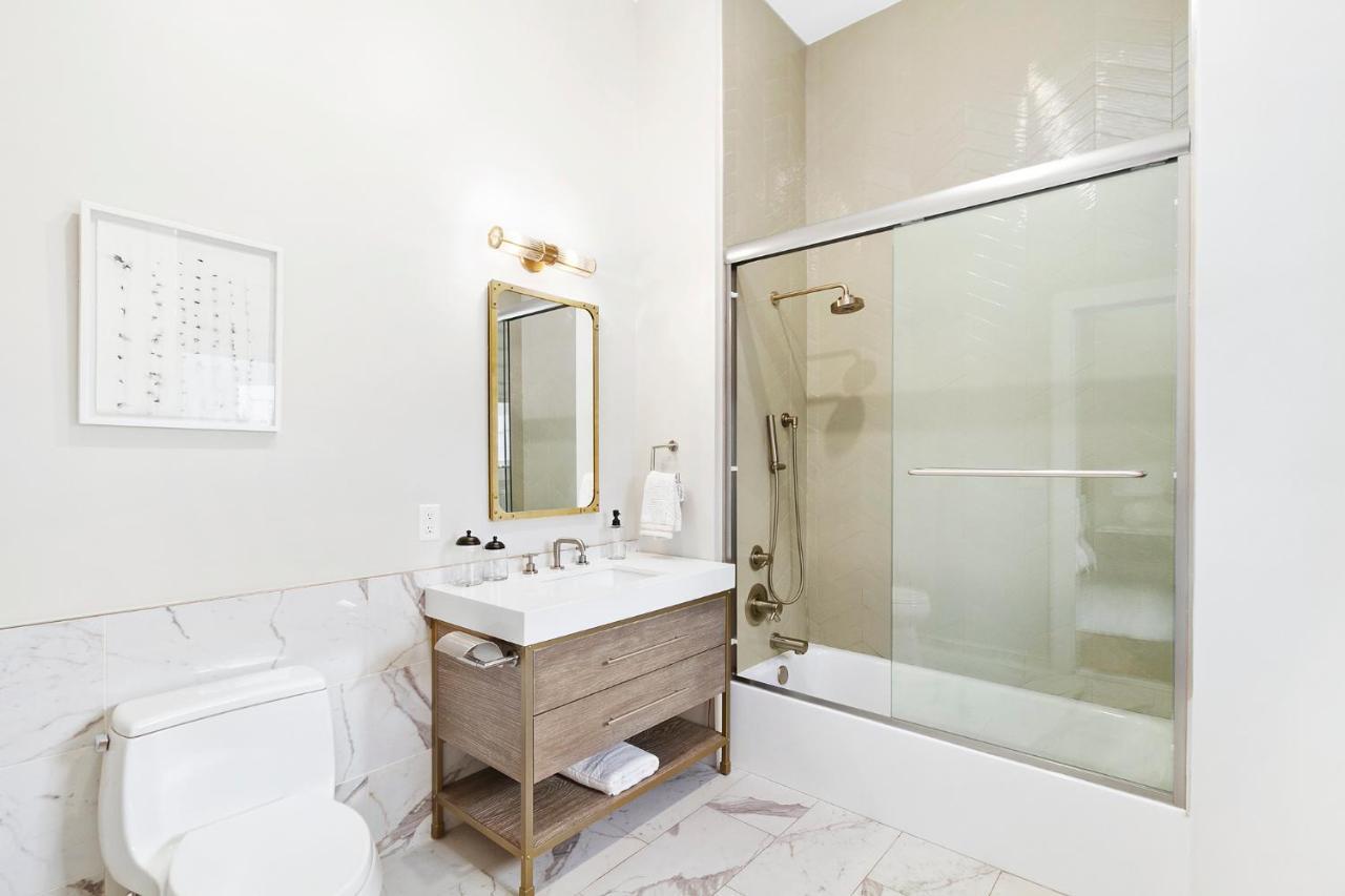 The Vanderbilt Hotel Suites 韦斯特伯里 外观 照片